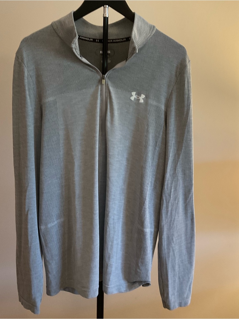 Under Armour Men’s Light Gray Quarter-Zip Long Sleeve Pullover size XL